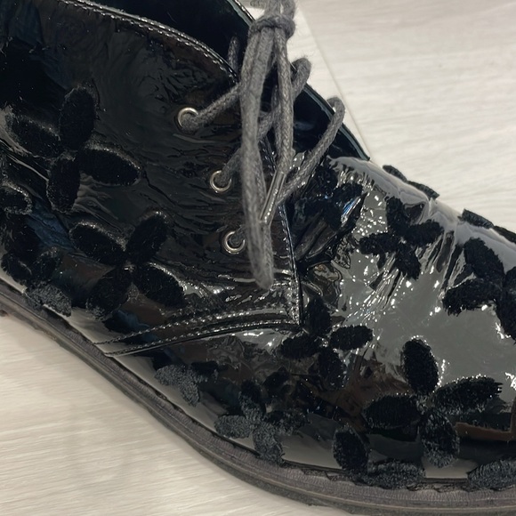 Alaia Patent Leather/Velvet Ankle Boots - Picture 8 of 16